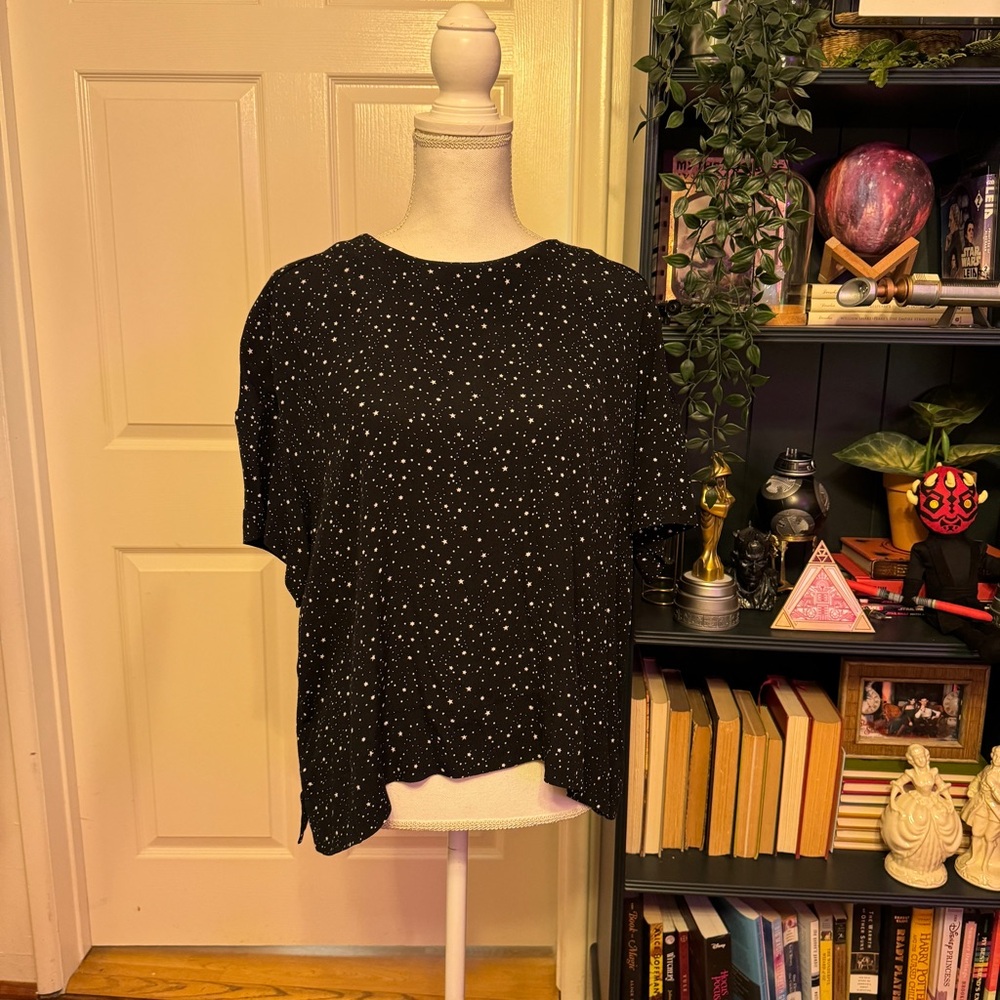 Starry short sleeve blouse